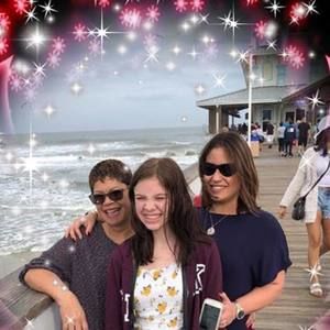 Meet your Posher, Luz e.